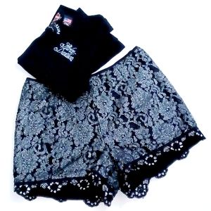 L'ATISTE Glittery Black and Silver  Shorts Women's  Size M Lined Floral Lace